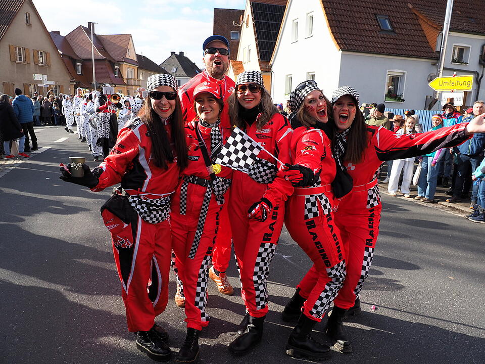 Wildes Faschingstreiben in Steinach an der Saale.