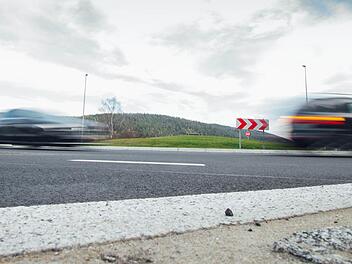 Wie kann der Kreisverkehr an der Südbrücke gestaltet werden? Ein Ideenwettbewerb soll diese Frage klären. Foto: Marian Hamacher
