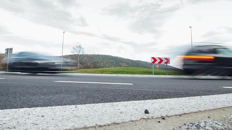 Wie kann der Kreisverkehr an der Südbrücke gestaltet werden? Ein Ideenwettbewerb soll diese Frage klären. Foto: Marian Hamacher