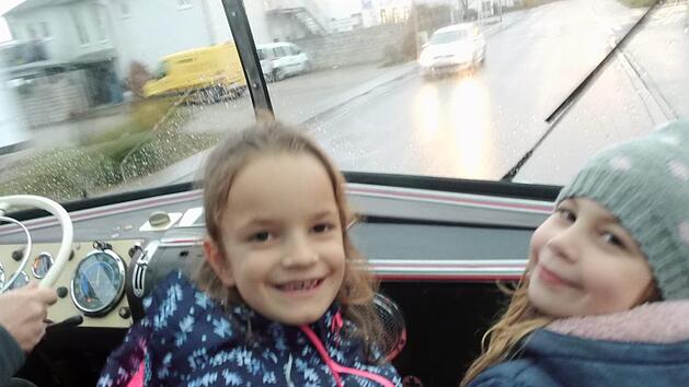 Selma Krautblatter (l.) und Elena Glab hatten sich die besten Pl&auml;tze gesichert.    Foto: Britta Schnake