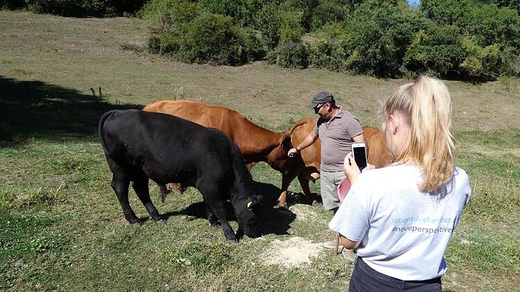 Die Erlebnisse teilt Linda auf Instagram mit anderen Jugendlichen. Foto: Christian Licha