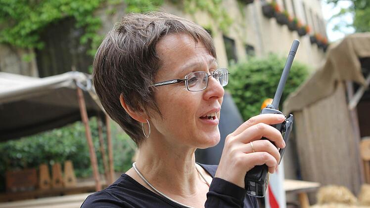 Per Funkgerät immer erreichbar: Kerstin Löw Foto: Jan Koch
