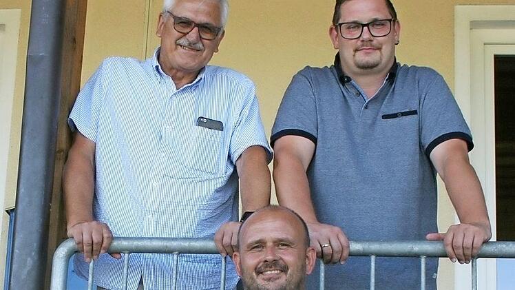 Ehrenvorsitzender Robert Martin, Jürgen Heidenbluth und Boris Prediger haben für das Schlossparkfest alles Nötige vorbereitet. Foto: M. Löffler