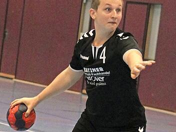 Erneut treffsicher zeigte sich Nachwuchsspieler Til Batzner vom Punkt. Siebenmal trat er an, und alle sieben Strafwürfe versenkte er. Damit war er erfolgreichster TVE-Werfer. Foto: Dietz