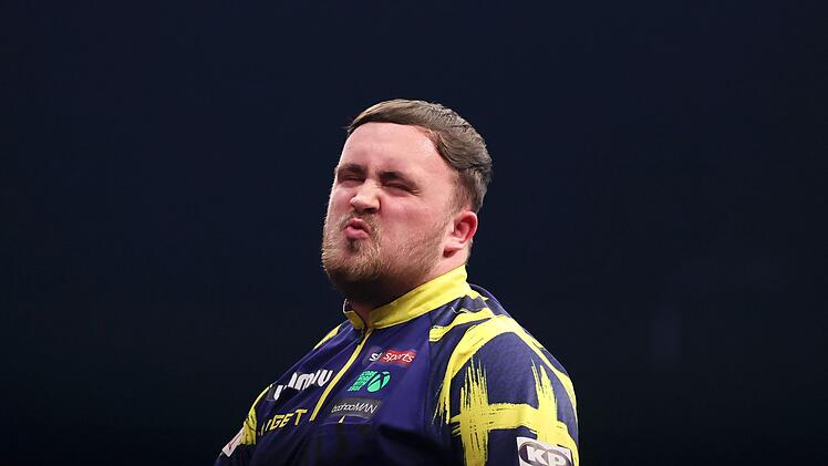 Luke Littler wird seine Darts-Pfeile k&uuml;nftig bei ProSieben fliegen lassen. Zumindest bei der Darts-WM.