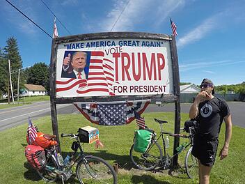 Ob dieser Donald der Richtige für Amerika ist? Albert weiß nicht so recht. Foto: privat