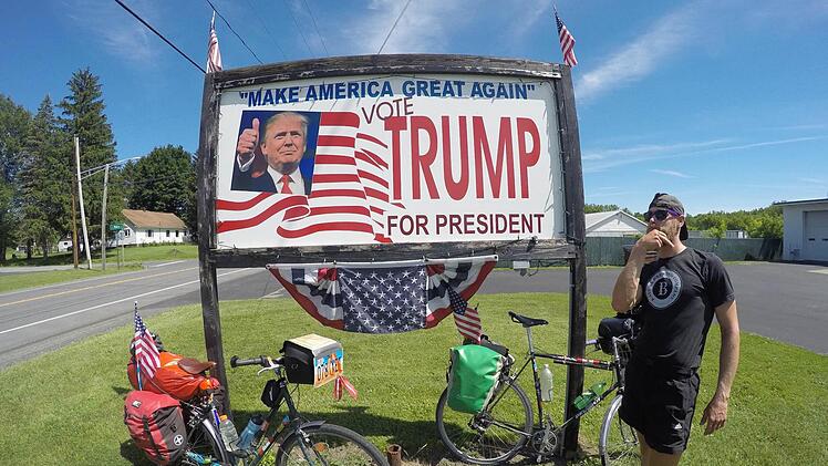 Ob dieser Donald der Richtige für Amerika ist? Albert weiß nicht so recht. Foto: privat