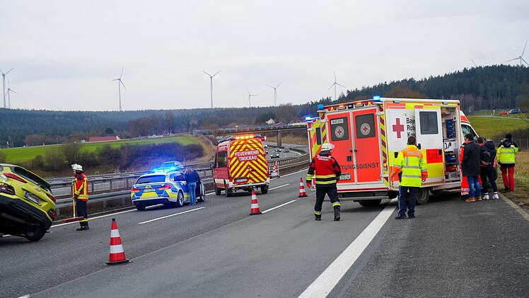 Unfall auf A9 bei Bayreuth: Zusammenstoß fordert drei Verletzte