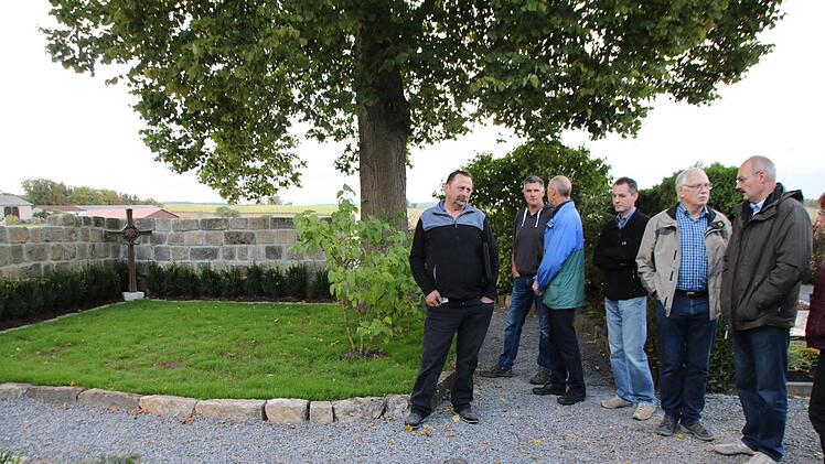 Ortseinsicht des Rannunger Gemeinderates im Friedhof.Heike Beudert