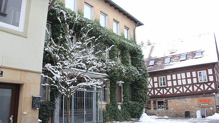Das Gebäude grenzt an die Kneipe "Pinkus" an. Foto: Popp