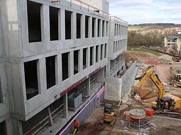 Das neue BBZ ist im Rohbau bereits fertig. Die Arbeiten liegen voll im Zeit- und Kostenplan. Thomas Malz