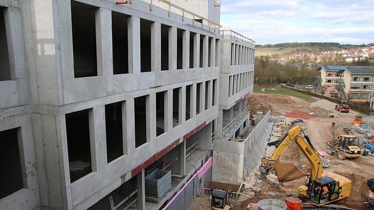 Das neue BBZ ist im Rohbau bereits fertig. Die Arbeiten liegen voll im Zeit- und Kostenplan. Thomas Malz