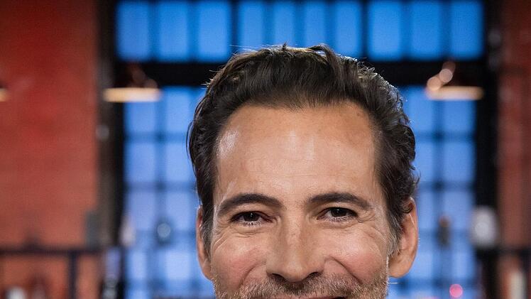 Moderator und Schauspieler Alexander Mazza wird in der SAT.1 Backstube sein K&ouml;nnen unter Beweis stellen.