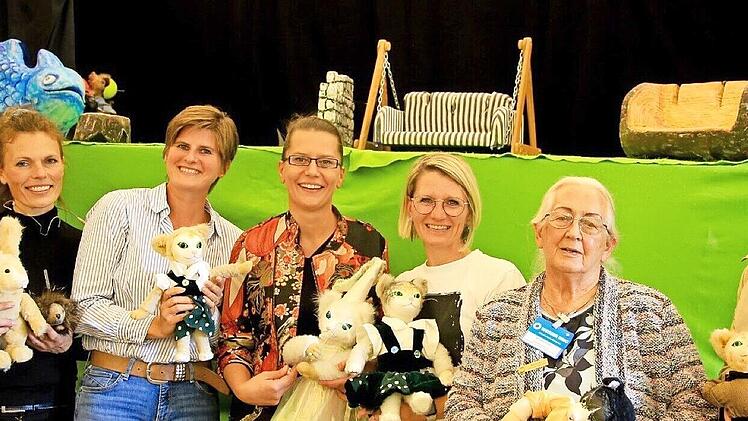 Die Organisatoren machen mit dem Figurentheater auf das Präventionsprojekt aufmerksam.