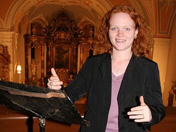 Pia Hempfling leitet einen Projektchor für die Osternacht, am 7. Februar ist das erste Treffen.  Foto: Sonja Adam