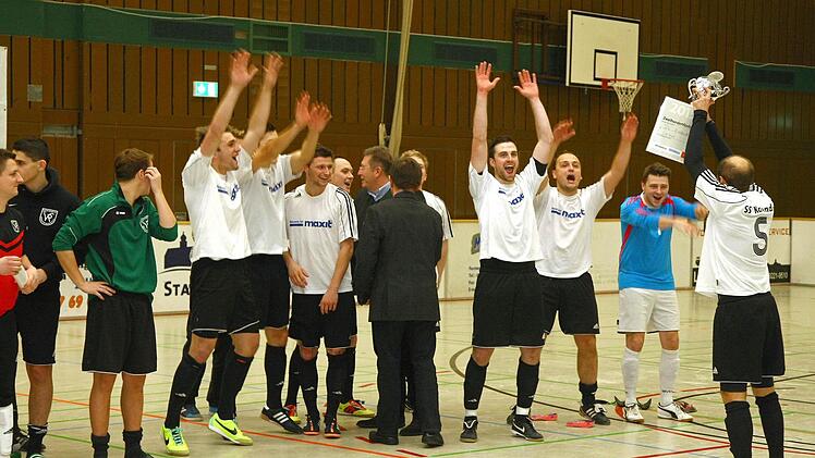 Der SSV Kasendorf jubelt über den dritten Triumph beim Rundschau-Cup.