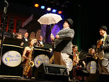 Stan und Oli sorgten immer beim Konzert wieder für Lacher, aber nicht mit plumpem Klamauk, sondern mit ihrem ganz eigenen Charme. Foto: Adam