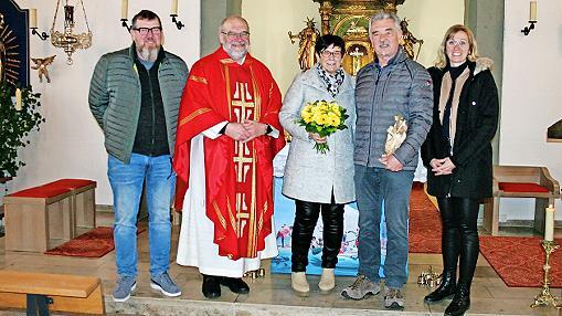Matthias Geier, Pfarrer Peter R&uuml;b, Helene und Norbert Geier sowie Carolin Rentsch.