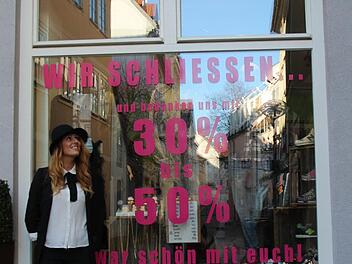 Bis zum März/April wird es das Modegeschäft Christopher in der Nägleinsgasse noch geben. Fotos: Helke Renner