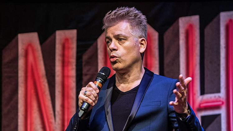 Umjubeltes Gastspiel im ausverkauften Kongresshaus: Michael Mitermeier stellte sein neues Programm in Coburg vor.Foto: Jochen Berger