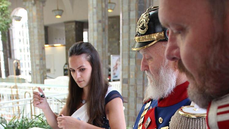 Blindverkostung mit Bad Kissinger Heilwassern. Foto: Benedikt Borst