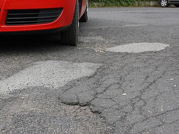 Die Sanierung der Straßen im Gemeindebereich von Bad Bocklet gehen weiter. Symboldbild: Ralf Ruppert/Archiv