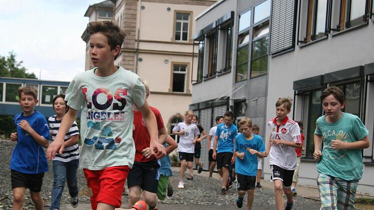 Rennen für die Sonnenterrasse: Jede Runde brachte bares Geld. Die Kinder liefen, Eltern und Bekannte mussten zahlen.