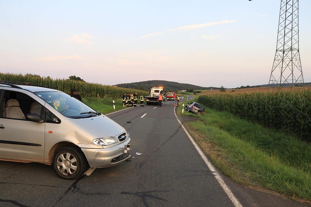 Überholvorgang trotz Gegenverkehrs – zwei Verletzte im Landkreis CoburgÜberholvorgang trotz Gegenverkehrs – zwei Verletzte im Landkreis Coburg