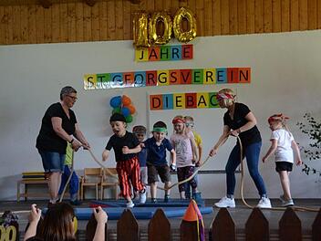 Auch bei den Kleinsten geht es ganz schön fetzig zu bei der 100-Jahr-Feier zum Vereinsbestehen des St. Georg-Vereins Diebach.Elisabeth Assmann