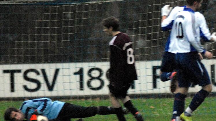 A-Klasse 1: TSV Frauenaurach - VdS Spardorf. Foto: herzopress