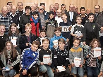 Die Zahl der Kinder und der Erwachsenen hielt sich ziemlich die Waage. Foto: Richard Sänger