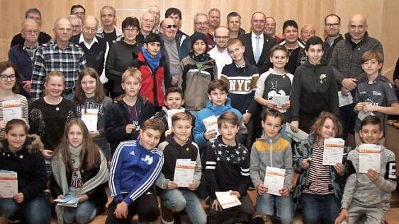 Die Zahl der Kinder und der Erwachsenen hielt sich ziemlich die Waage. Foto: Richard Sänger