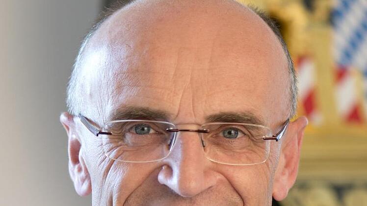 Wilhelm Schneider (CSU),  Landrat des Kreises Haßberge, hat aktuell zwei männliche Stellvertreter. Foto: Landratsamt Haßberge