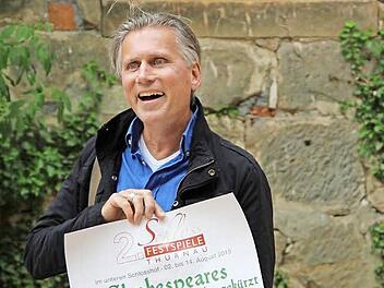 Wolfgang Krebs freut sich auf die diesjährige Spielzeit seiner Schlossfestspiele - und hofft, dass das Theater irgendwann ein neues Zuhause findet. Foto: Katharina Müller-Sanke