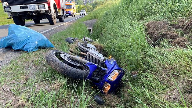 Unfall auf B289 im Kreis Kulmbach: Motorradfahrer &uuml;berschl&auml;gt sich