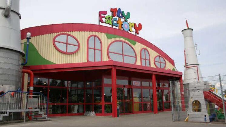 Hier, in die ehemalige Toy Factory, darf bald Schuh Mücke ziehen.