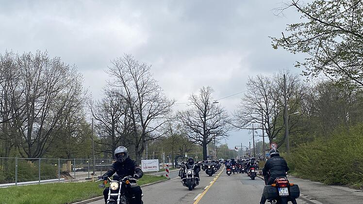"Ride Free 2021": Zahlreiche Biker protestieren in Nürnberg
