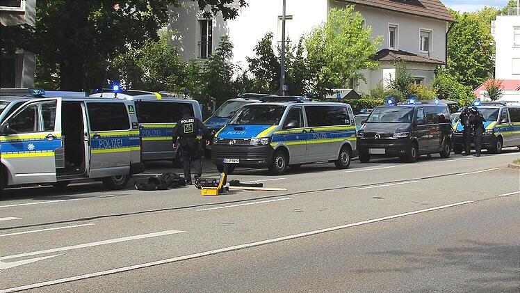 Geiselnahme in Regensburger Bank - Mensch in Lebensgefahr