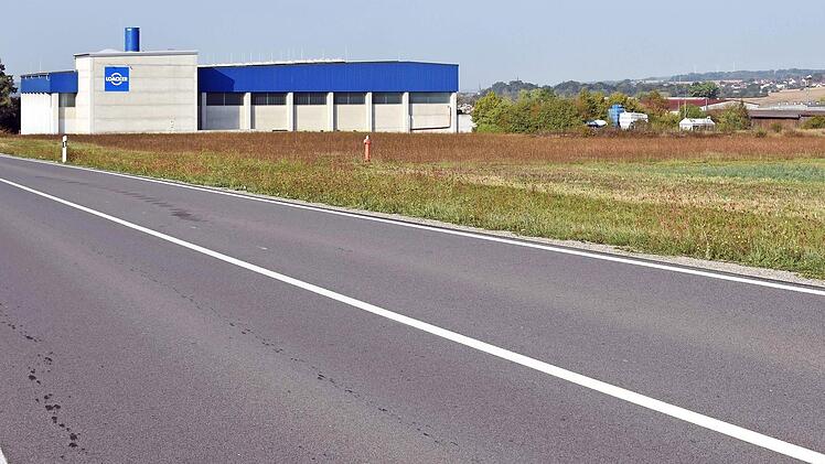 Die Gemeinde Wonfurt erweitert das Gewerbegebiet in Wonfurt Richtung Osten (rechts im Bild).  Foto: U. Langer