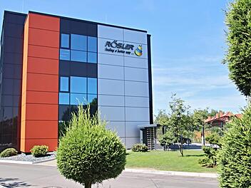 Farbenfroh, modern und nicht zu übersehen: die "Rösler-Academy" am Firmenstandort Memmelsdorf in der Gemeinde Untermerzbach Helmut Will