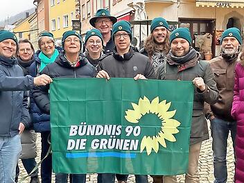 Haben die neue Ortsgruppe von B&uuml;ndnis 90/Die Gr&uuml;nen in Bad Br&uuml;ckenau gegr&uuml;ndet: (von links) Rainer Nelkenstock, Ingo Queck, Regina Kaiser, Gerhild Rittig-Storch, Eva Reichert-Nelkenstock, Anette Scheder, Hartmut B&ouml;s, Mark Decker, Lukas Dill, Basti...