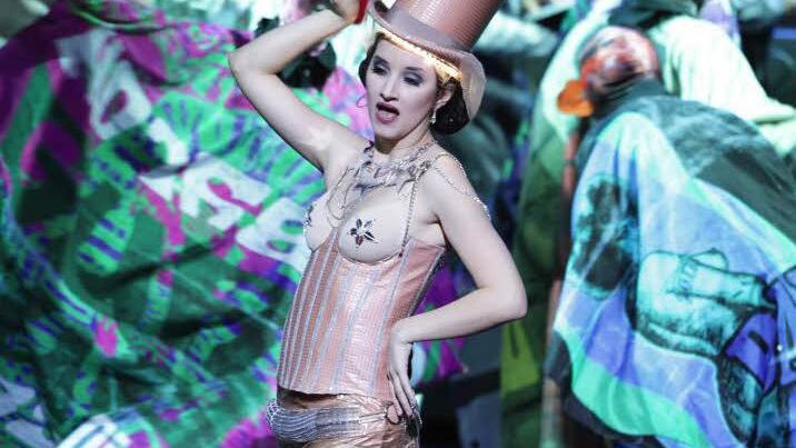 Die Sopranistin Anna Prohaska in der weiblichen Hauptrolle der Inanna in der Oper "Babylon". Die Oper wurde am 27.10.2012 uraufgeführt. Foto: Wilfried Hösl