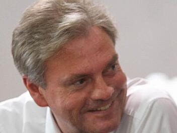 Klaus Schillig ist zufrieden. Seine junge Frohnlacher Mannschaft benötige Zeit um sich zu entwickeln. Rückschläge seien einkalkuliert gewesen und würden die Gemeinschaft nicht umhauen. Fotos: Archiv/Timo Geldner