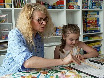 Elena Merlakova ist Leiterin der Wuppertaler Kindertafel und wei&szlig;: "Bildung ist der wichtigste Weg aus der Armut".