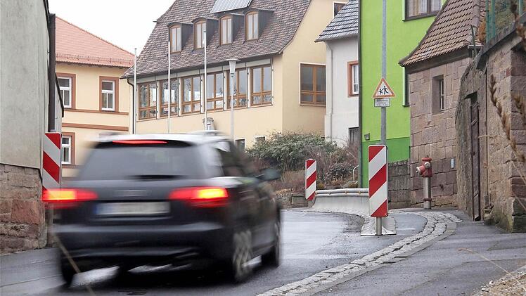 Probelm: In der Ortsdurchfahrt Wartmannsroth wird zu schnell gefahren. Das haben Geschwindigkeitmessungen ergeben.  Foto: Gerd Schaar