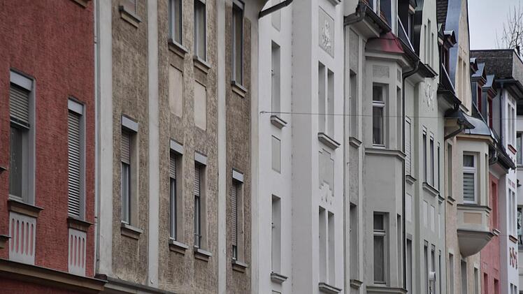Wohnen in Bamberg wird immer teurer. Unser Bild zeigt Häuser in der Pfeuferstraße.  Ronald RInklef