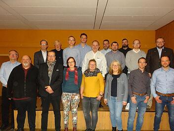 Die Kandidaten von CSU/PWG/OWII präsentieren für die Kommunalwahl. Foto: Marion Eckert