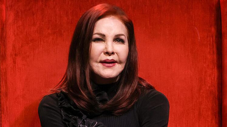 Priscilla Presley, hier bei einer Veranstaltung im November 2024 in Las Vegas, feiert am 24. Mai ihren 80. Geburtstag.
