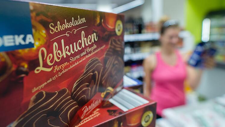 Weihnachtsware im Sp&auml;tsommer