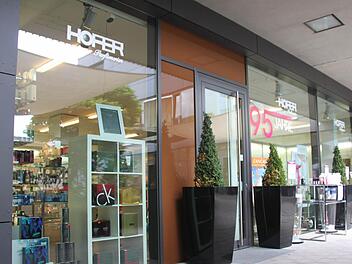 Höfer Parfümerie in Höchstadt steht vor der Schließung.  Foto: Herteux